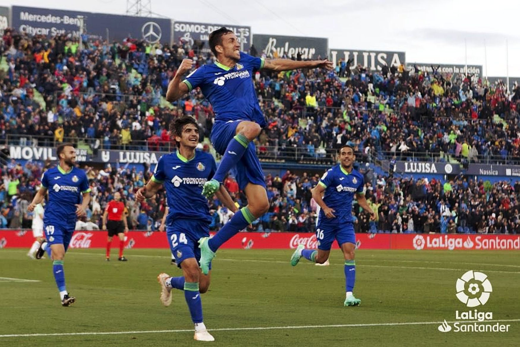 Jaime Mata celebrando el gol en el Coliseum Alfonso Pérez.