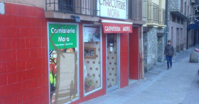 Un dels comerços afectats pels robatoris de dilluns a Escaldes.