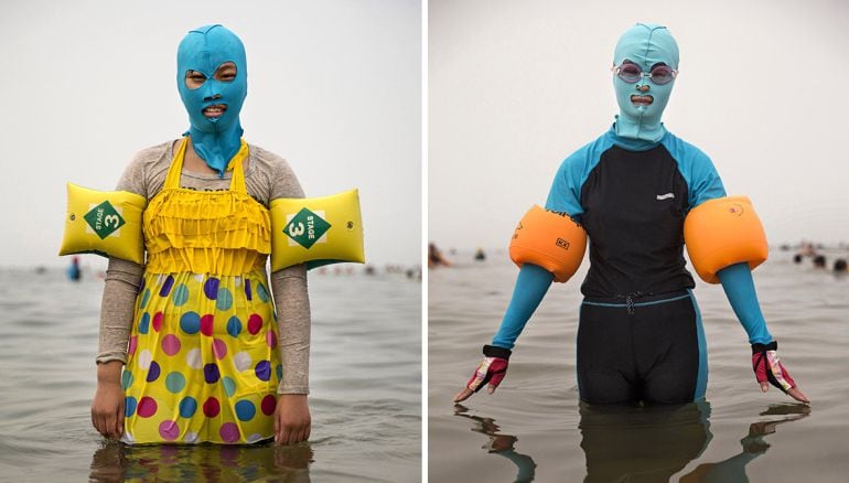 Mujeres chinas luciendo un facekini