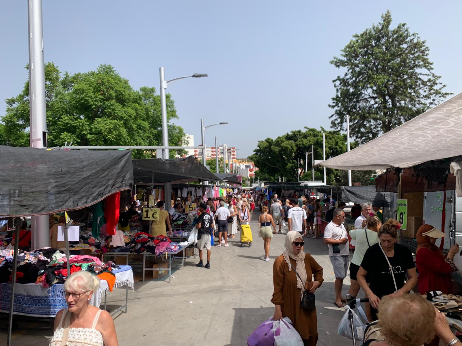 Mercadillo de los martes en Algeciras