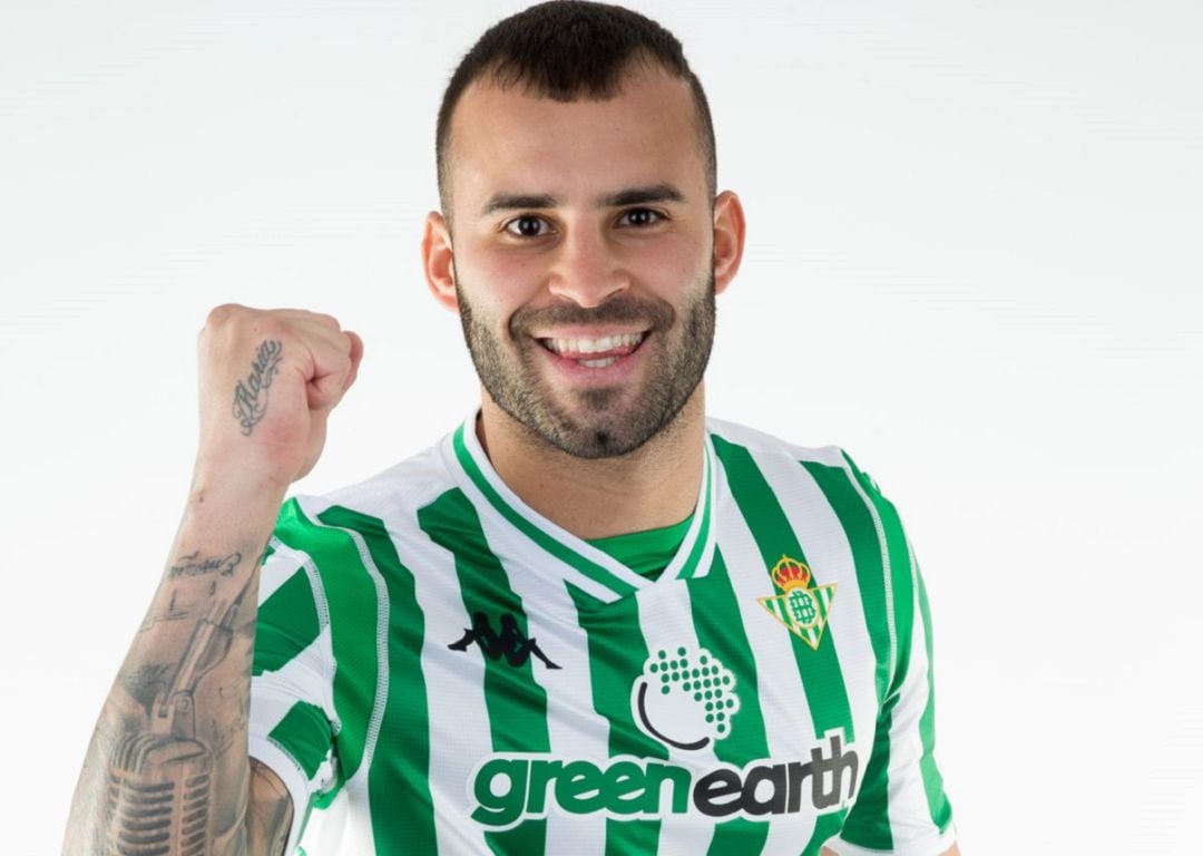 Jesé posa con la camiseta del Real Betis.