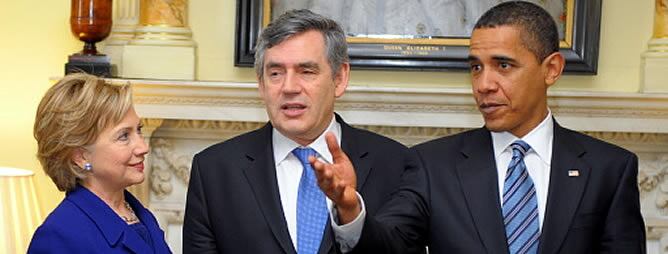 Gordon Brown, Barack Obama junto a Hillary Clinton