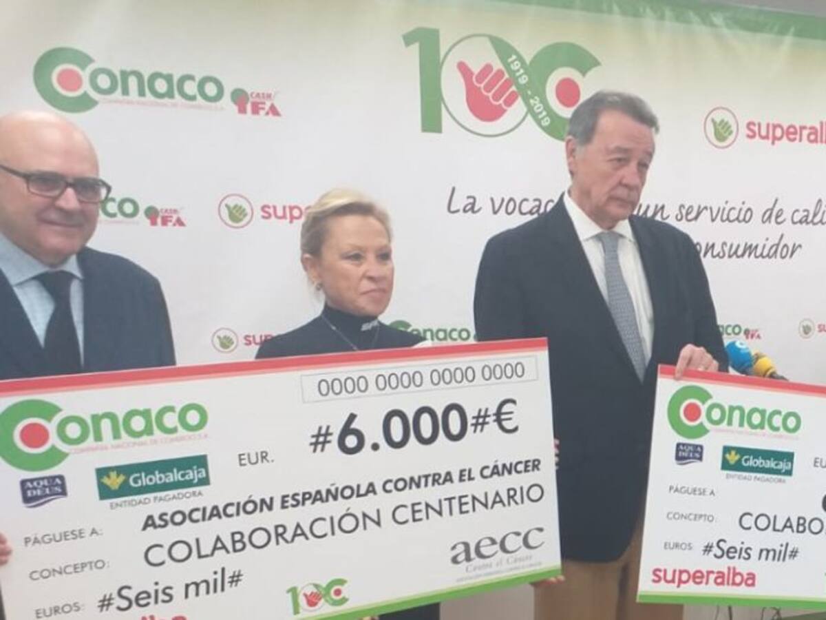 Conaco entrega cheques solidarios a Cruz Roja, Feder y la AECC