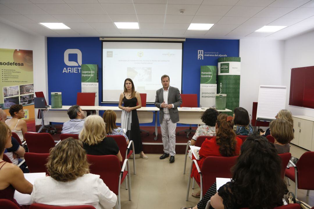 Imagen de archivo de uno de los encuentros con emprendedores de Mairena en el acelerador municipal del PISA.
