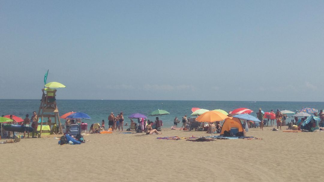 Imagen de archivo de la playa de Dénia, el verano de 2017.