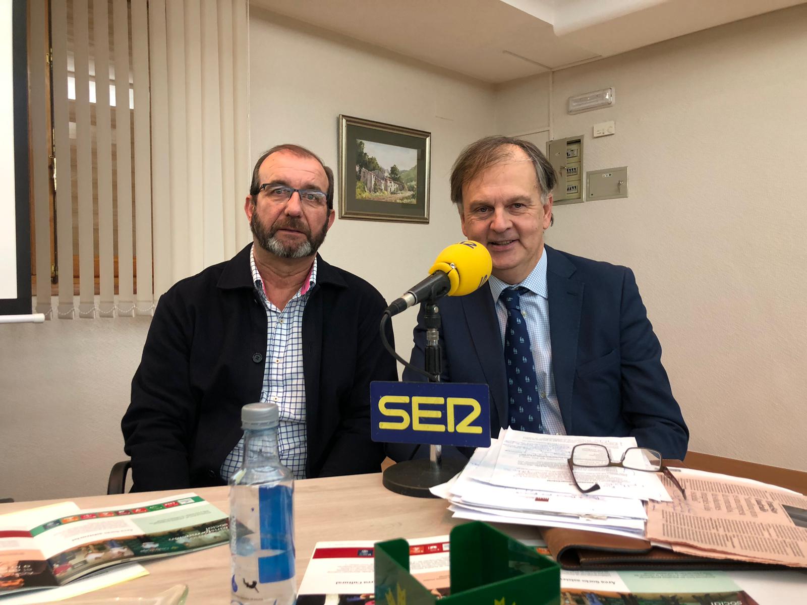 Juan Antonio Fernández, presidente de la Fundación Globalcaja La Roda, y Antonio González, director de Relaciones Institucionales de Globalcaja 