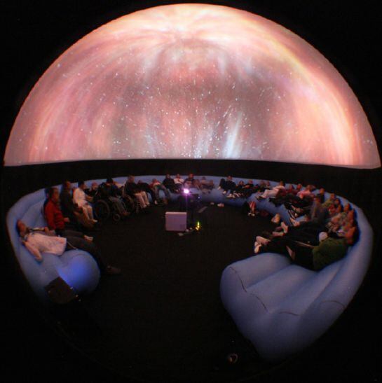 Recreación del cielo en el Planetario del CETA CIEMAT de Trujillo
