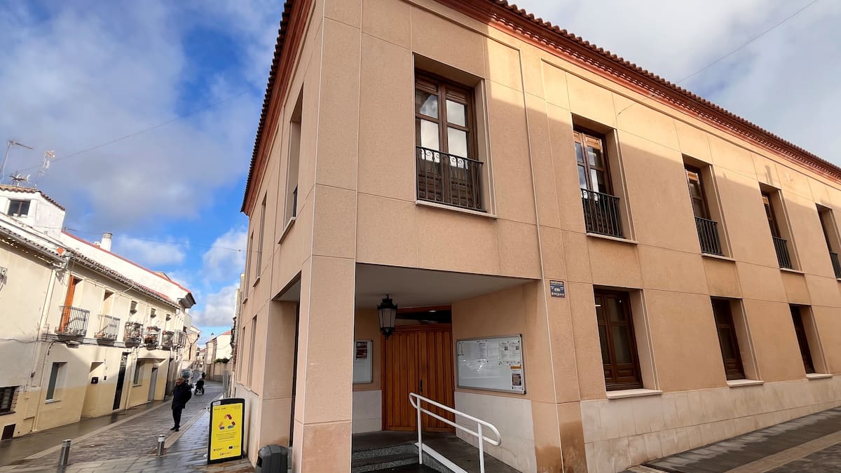 Pinto abre un punto de información sobre la tasa de basuras