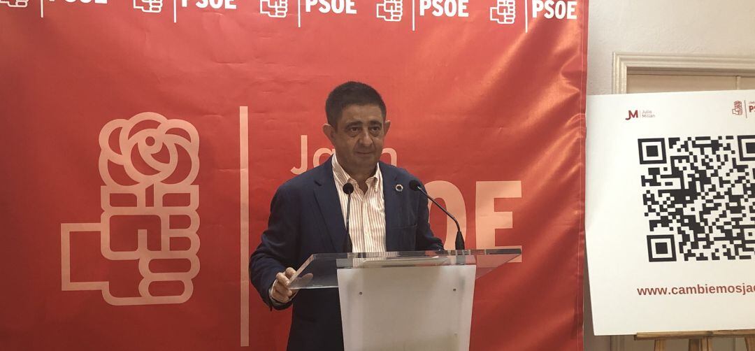 Francisco Reyes en la sede del PSOE de Jaén.