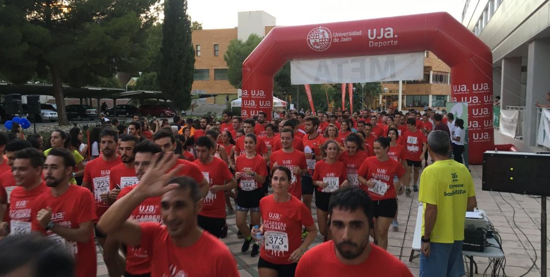 Participantes de la cuarta edición de la carrera solidaria de la UJA.