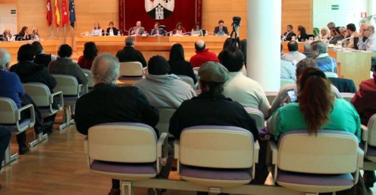 Los populares piden que se refuercen las políticas para jóvenes y para mayores de 45 años