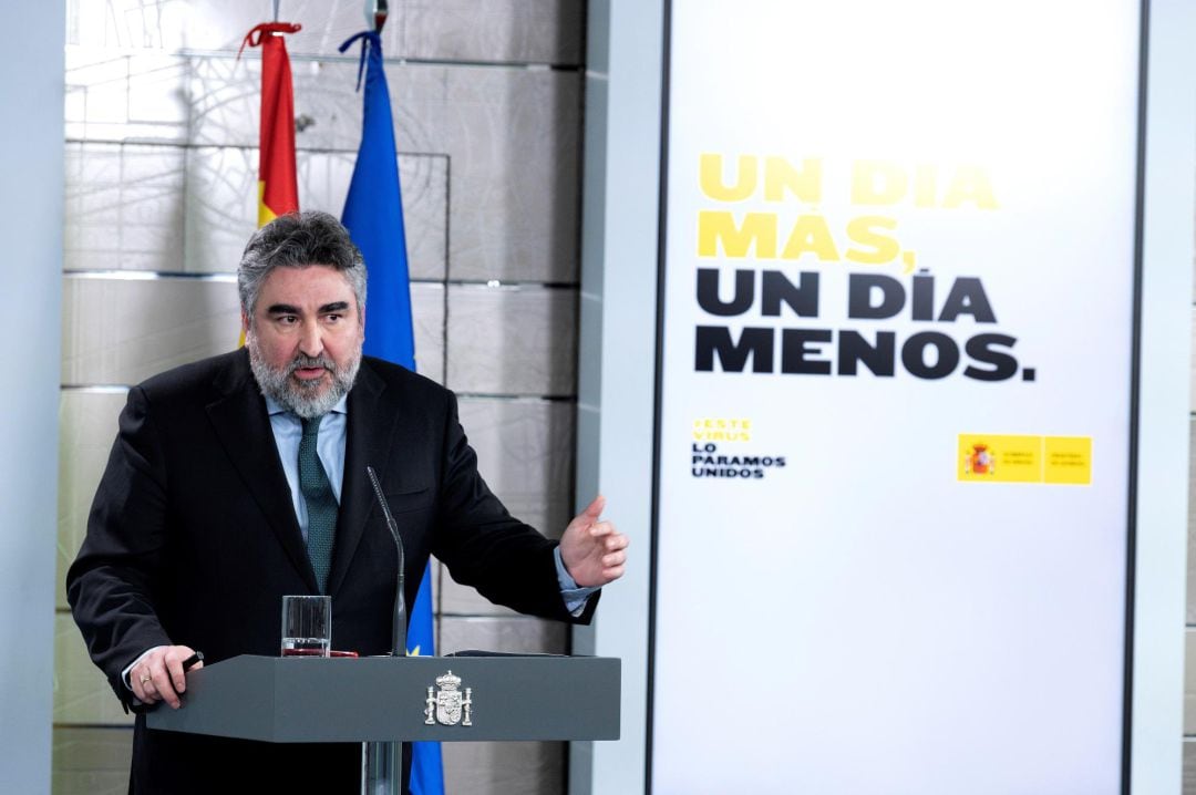 Fotografía facilitada por Moncloa del ministro de Cultura, José Manuel Rodríguez Uribes, durante la rueda de prensa ofrecida este martes en el Palacio de la Moncloa