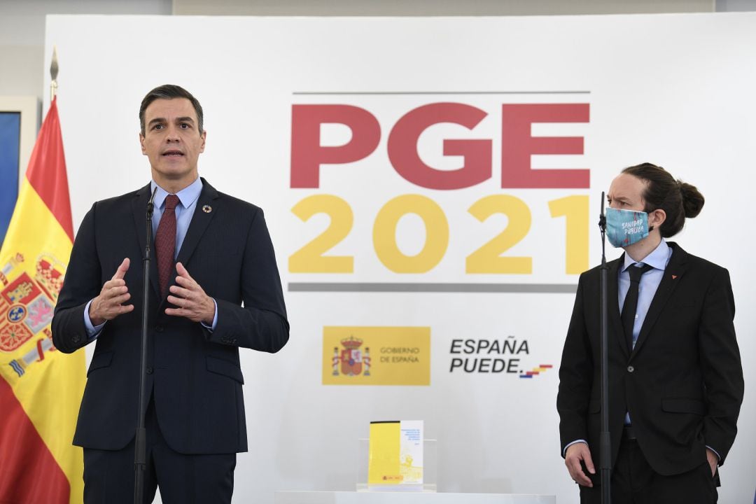 El presidente del gobierno, Pedro Sánchez, junto al vicepresidente segundo, Pablo Iglesias, durante la presentación de los PGE