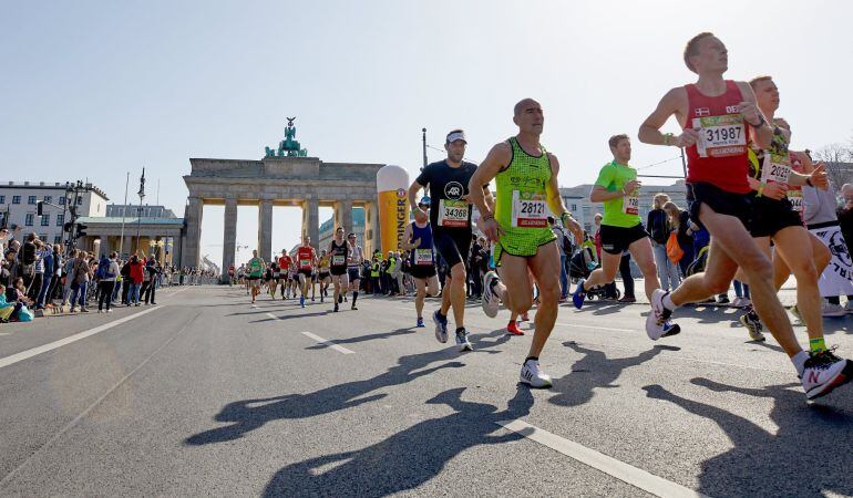 Participantes en la media maratón de Berlín.