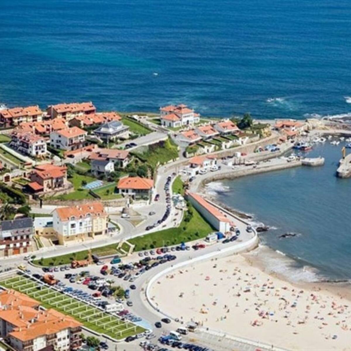 Comillas y Laredo son los municipios cántabros donde más cuesta comprar o alquilar una casa, según idealista