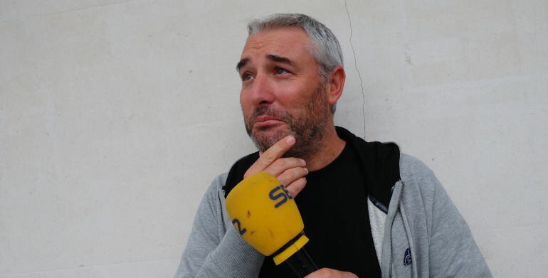 Alejandro Leiva, uno de los componentes de la chirigota callejera del Carnaval de Cádiz 'Los del Perchero'