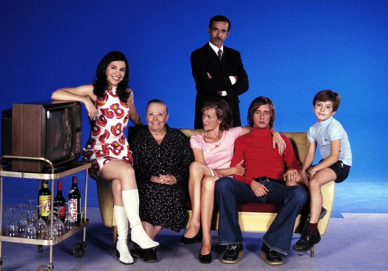La familia Alcántara en una foto promocional de 'Cuéntame' en 2002