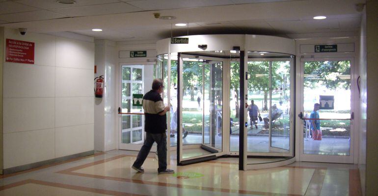 Imatge d'un dels accessos a la part vella de l'hospital