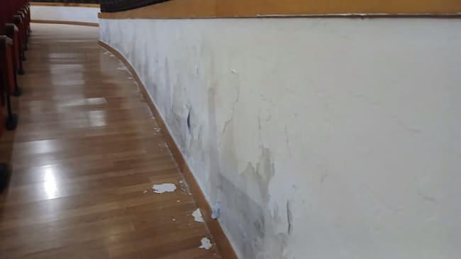 Humedades en el interior del Teatro Guerra de Lorca