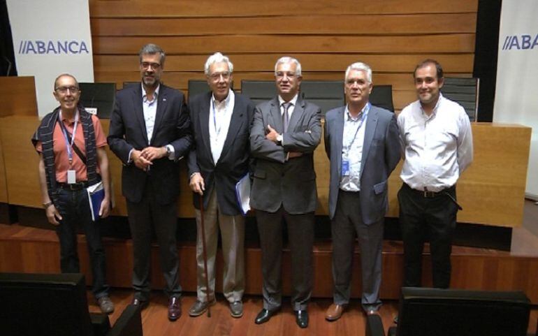 Presentación de los resultados de la campaña de recogida de comida de la Cámara de Comercio de Tui para el Banco de Alimentos de Vigo en la sede de Abanca