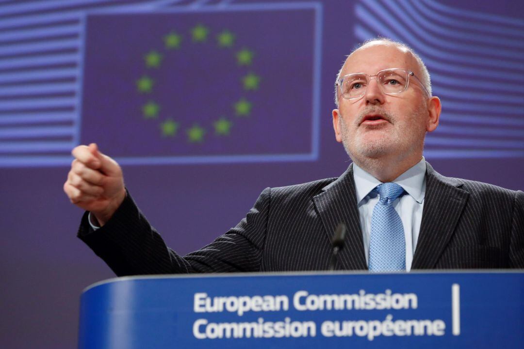 El actual número dos de la Comisión Europea y vicepresidente primero será el candidato de los socialistas europeos