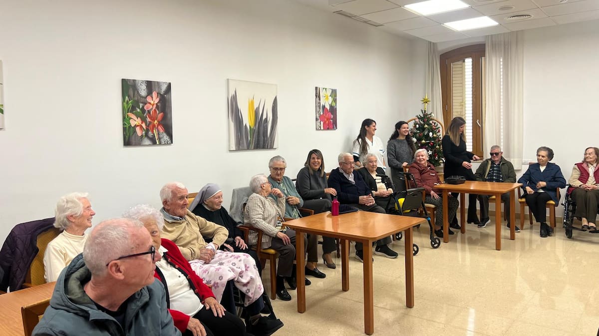 Conexión Hermanitas de los Pobres con Carolina y María