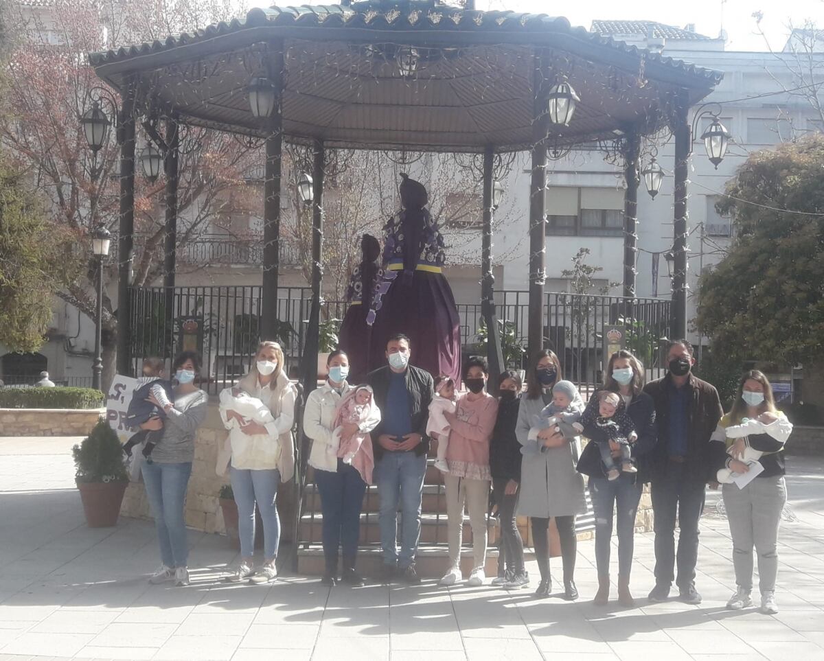 Nueve familias de quesada han recibido 300 euros como ayuda a la natalidad