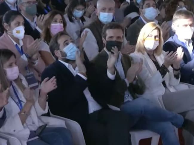Pablo Casado, junto a Paco Nuñez durante el acto de clausura
