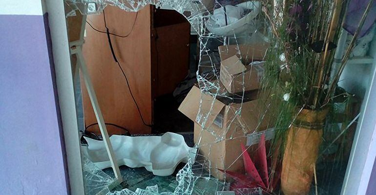 Uno de los destrozos que han realizado los ladrones en el Estadio.