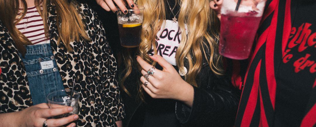 Ganemos pide alternativas al botellón en Feria