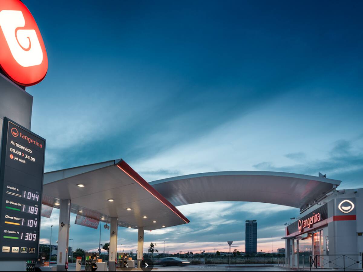 Golpea con una barra de hierro los cristales de la gasolinera de Cabezamesada, agrede al dueño y se lleva 1.500 euros