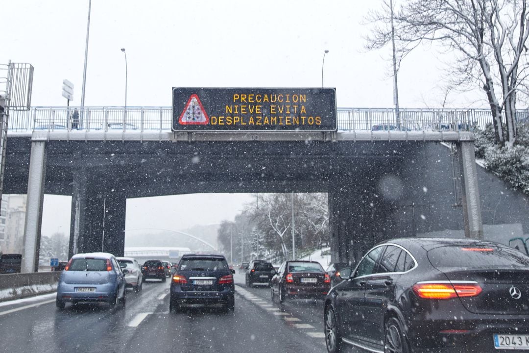 El temporal de nieve por la borrasca Filomena afecta ya a 324 carreteras