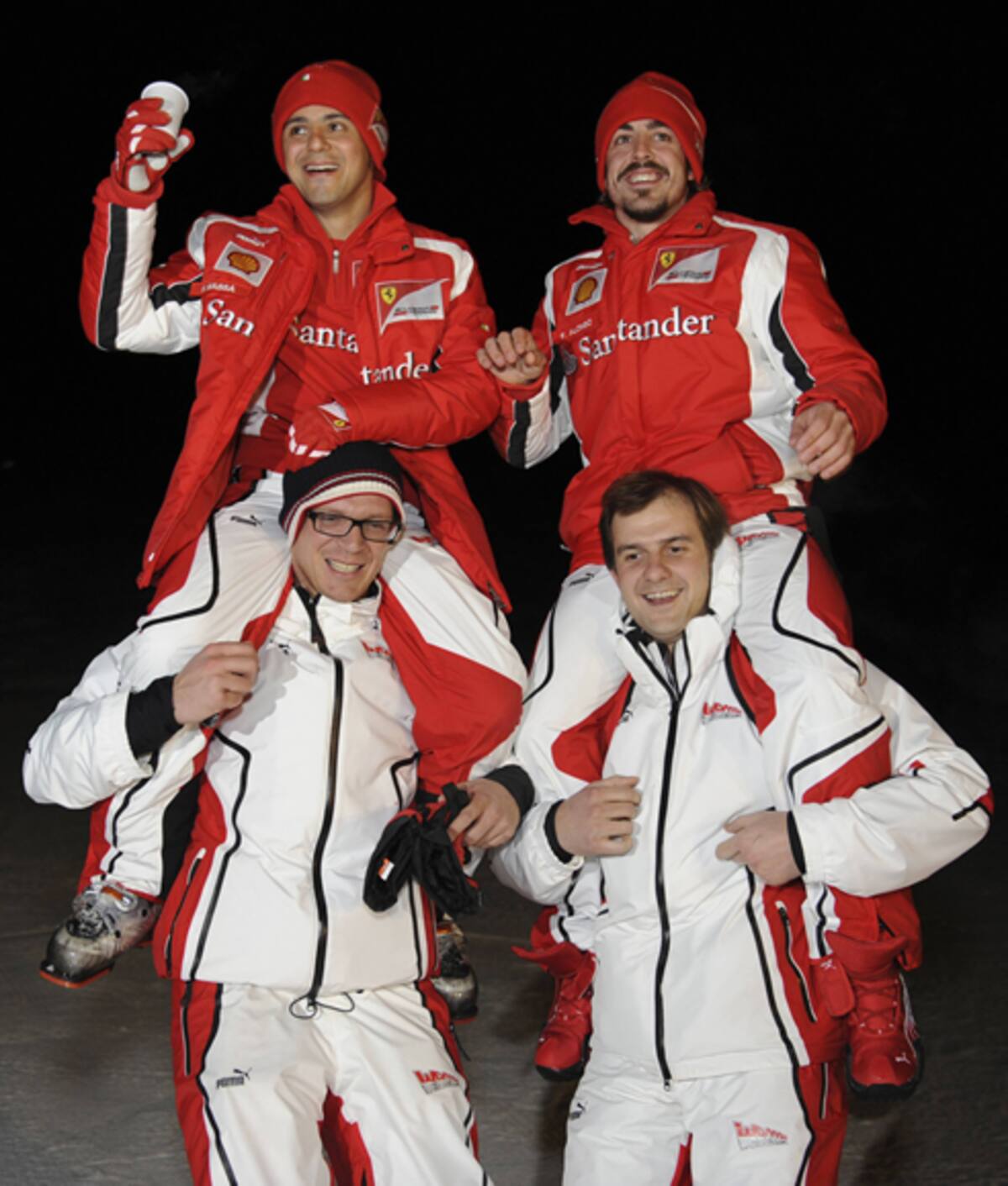 Alonso, a hombros junto a Massa