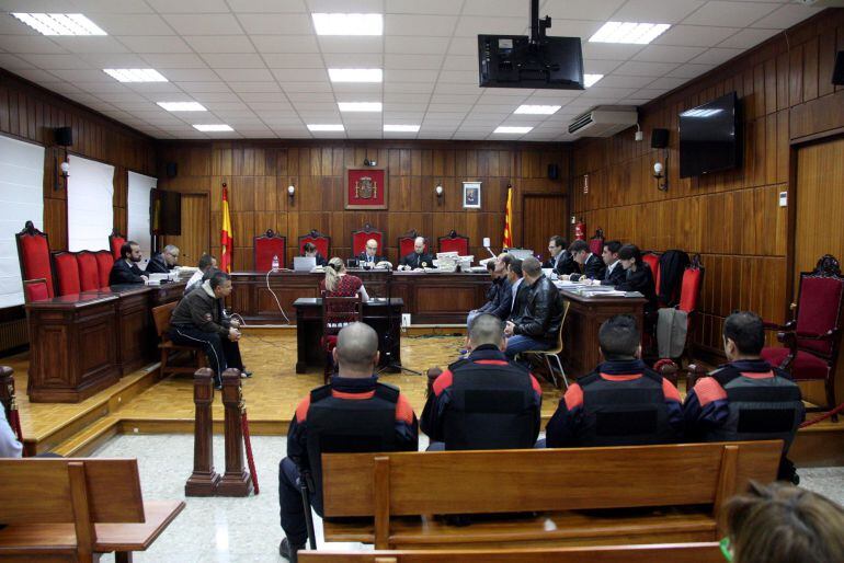La sala de vistes de l'Audiència de Tarragona on s'havia de celebrar el judici contra els acusats de matar una dona a Ulldecona.
