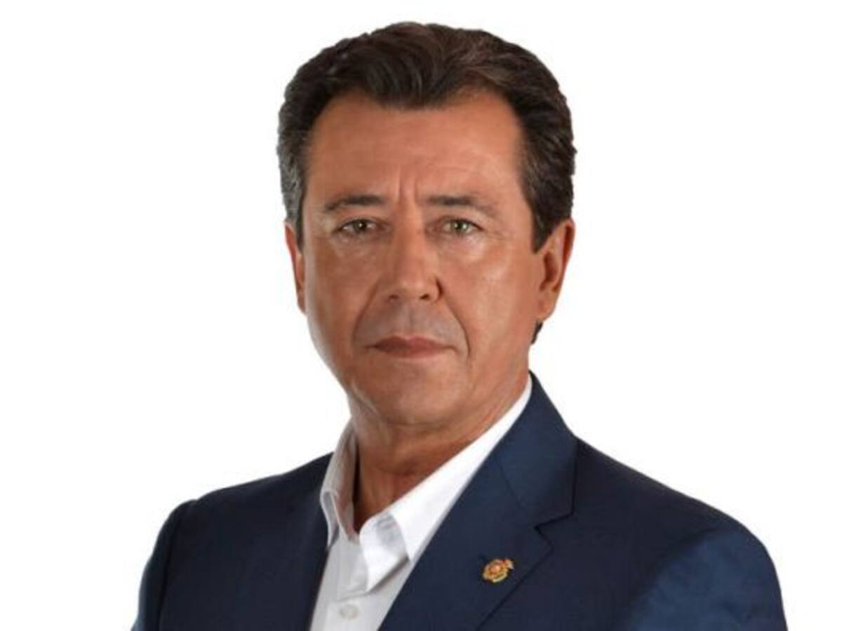 El alcalde de Linares arrastra consigo a sus rivales políticos