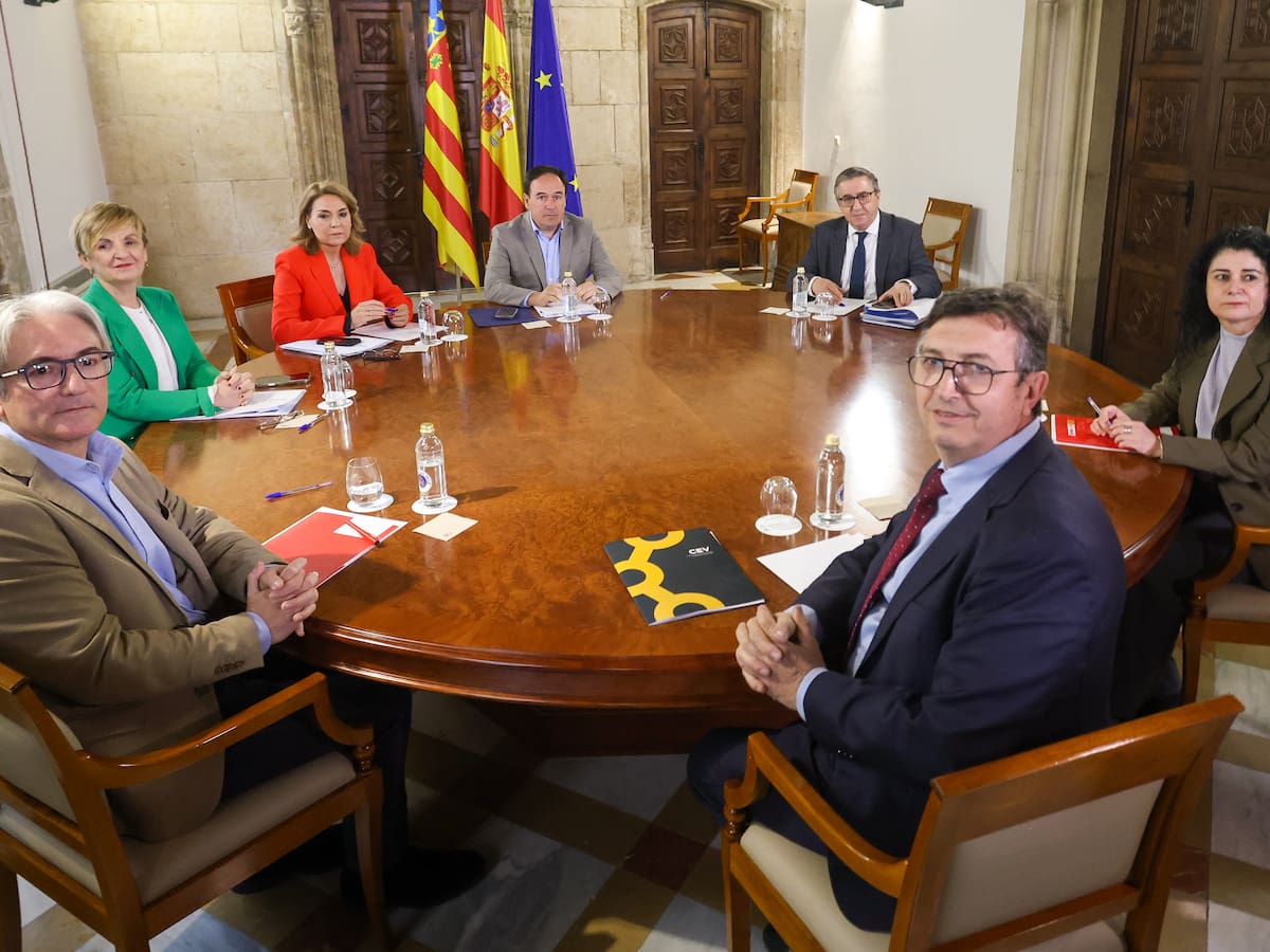 Consell, UGT, CCOO y CEV pactan medidas por 421 millones ante efectos de la guerra de Irán