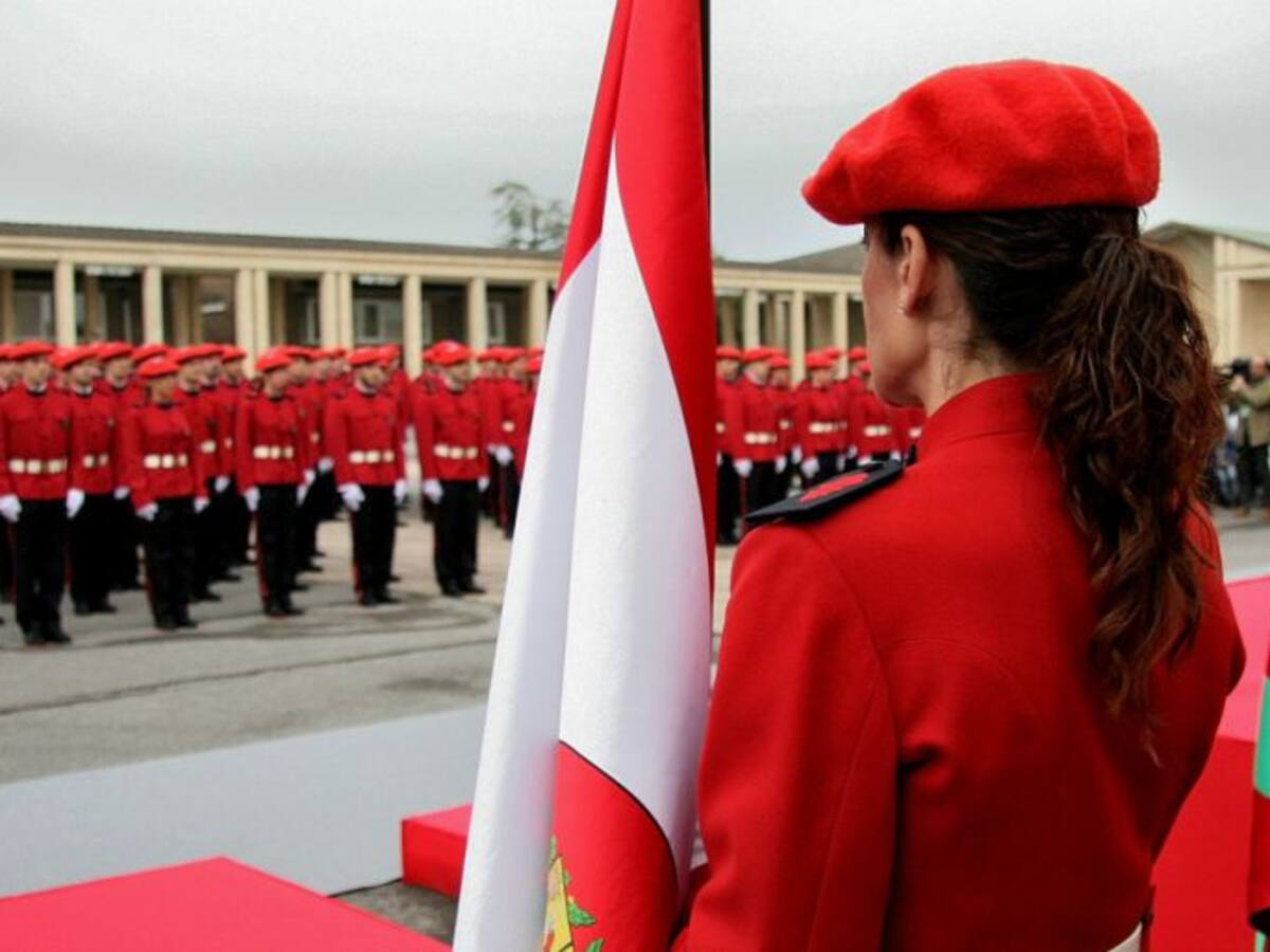 Los ertzainas podrán usar la txapela en la calle en "determinados servicios"