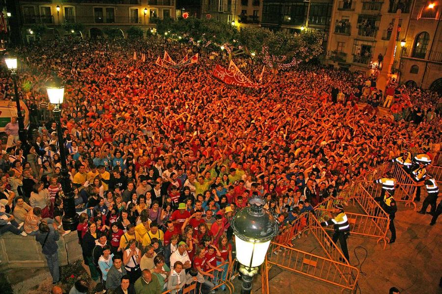 La Plaza Mayor de Soria en un Miércoles El Pregón.