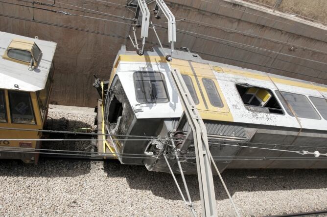 El primero de los vagones del convoy del metro de Valencia que sufrió el accidente en 2006