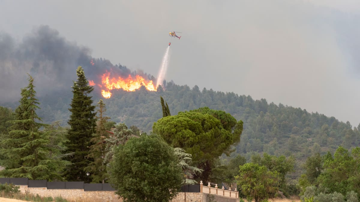 Bernat Solé, delegado del Gobierno en Lleida: "El incendio de Artesa sigue activo y esperemos que no atraviese el río Segre"