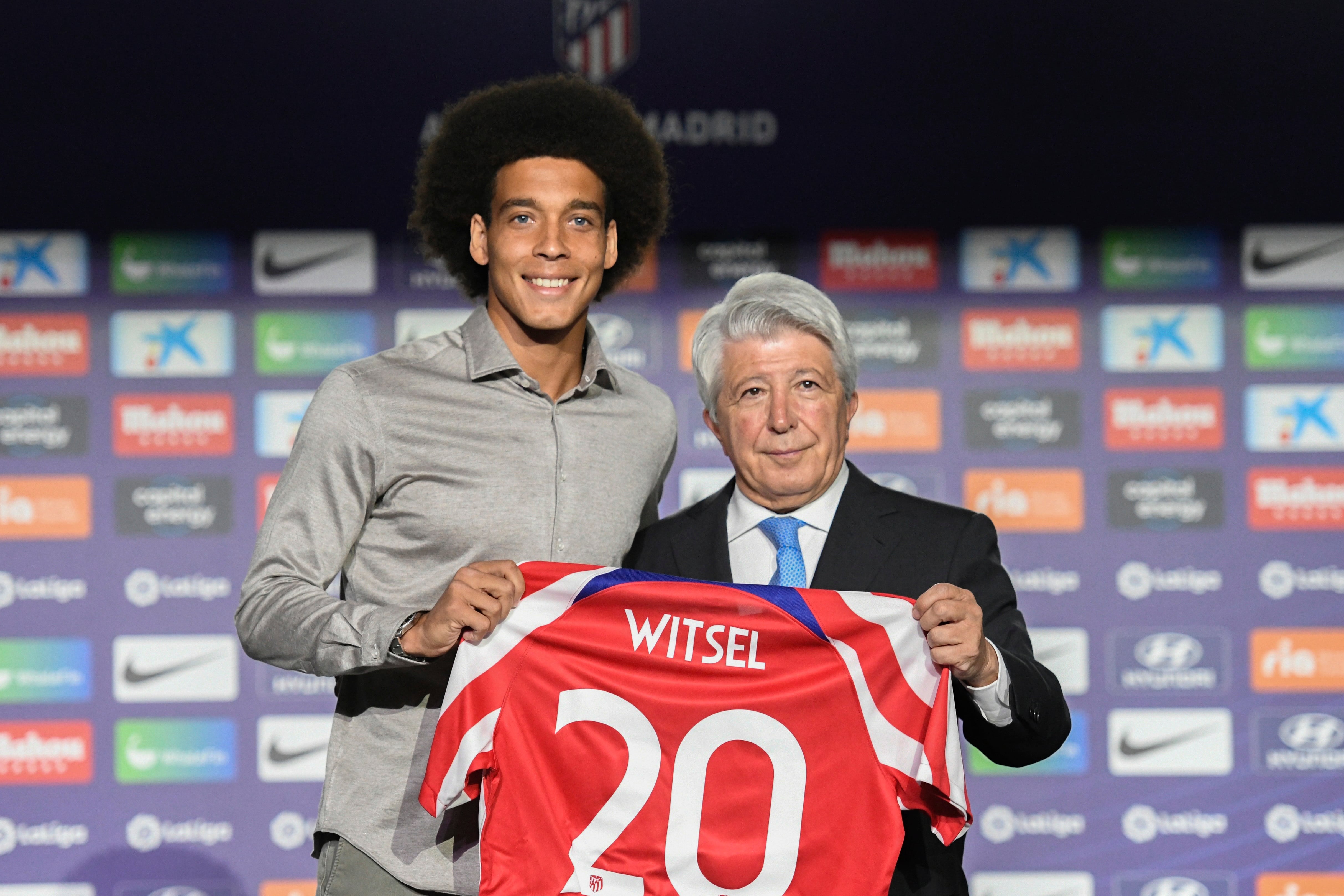 El centrocampista belga Axel Witsel, durante su presentación como nuevo jugador este miércoles en el auditorio del Metropolitano