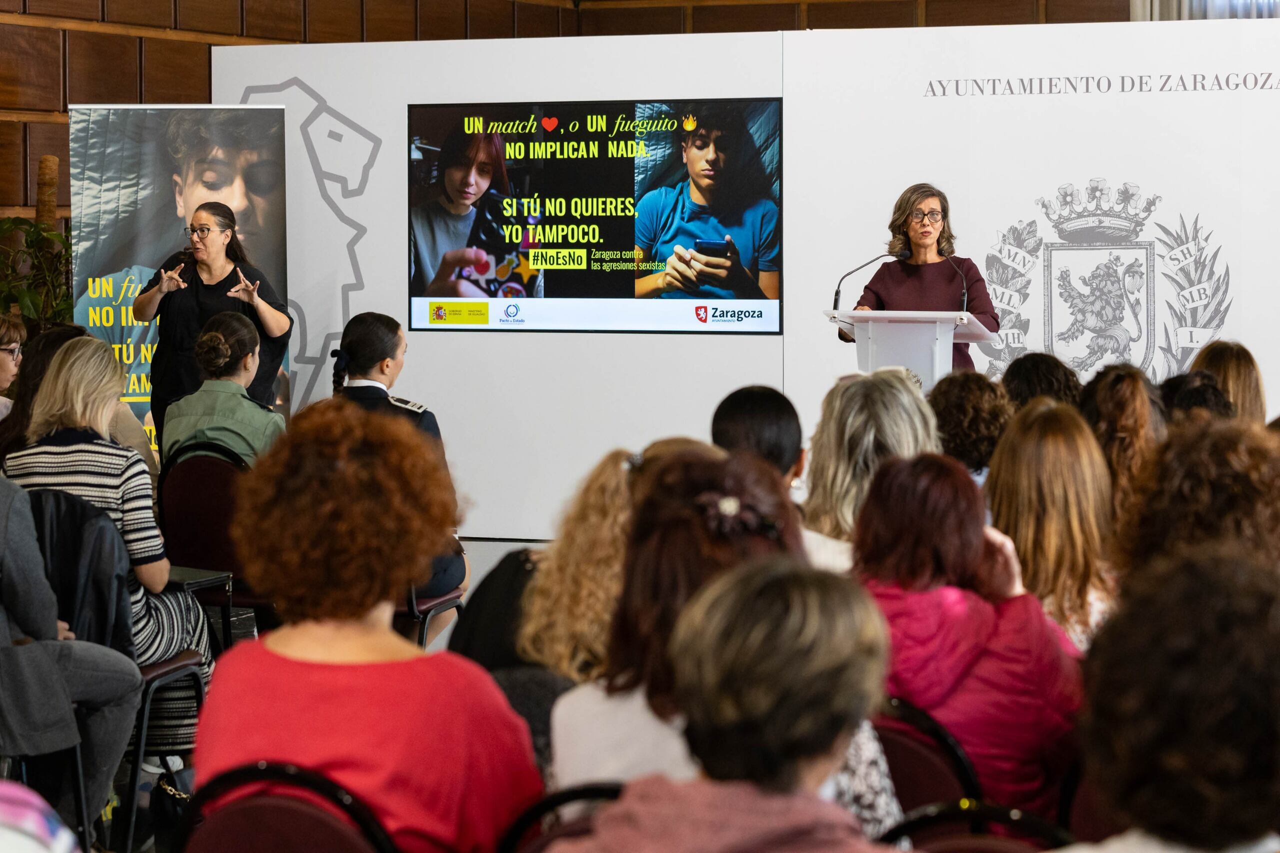 Presentación de la campaña 'No es no' del Ayuntamiento de Zaragoza durante las fiestas del Pilar