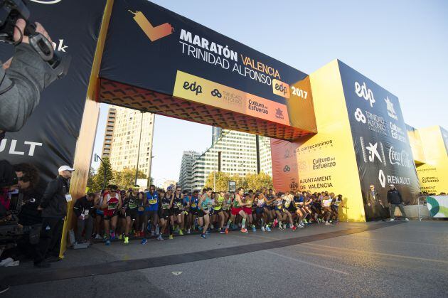 Salida de la Maratón de Valencia Trinidad Alfonso 2017