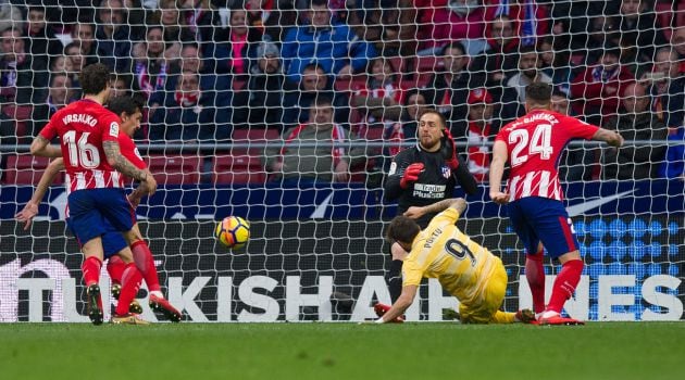 Portu, durante su remate en el gol