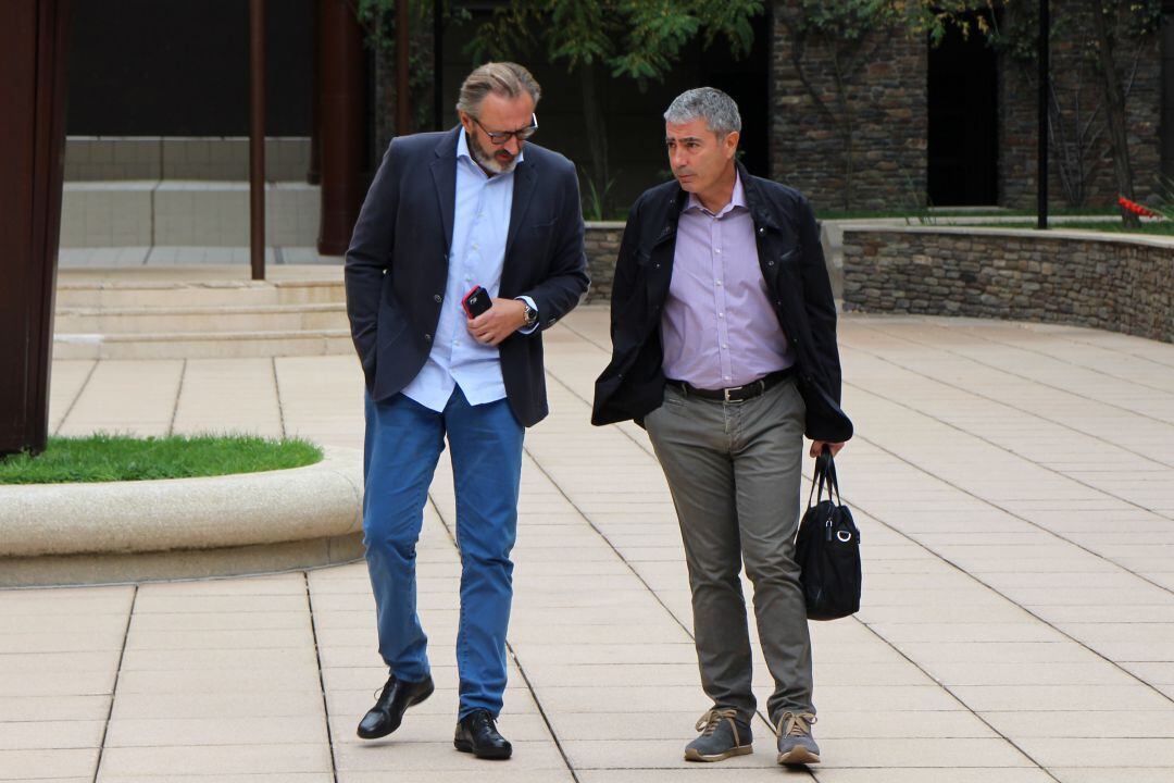 L'exaccionista majoritari de BPA, Higini Ciero (e), amb l'exconseller delegat, Joan Pau Miquel, en la represa del judici de la primera causa.