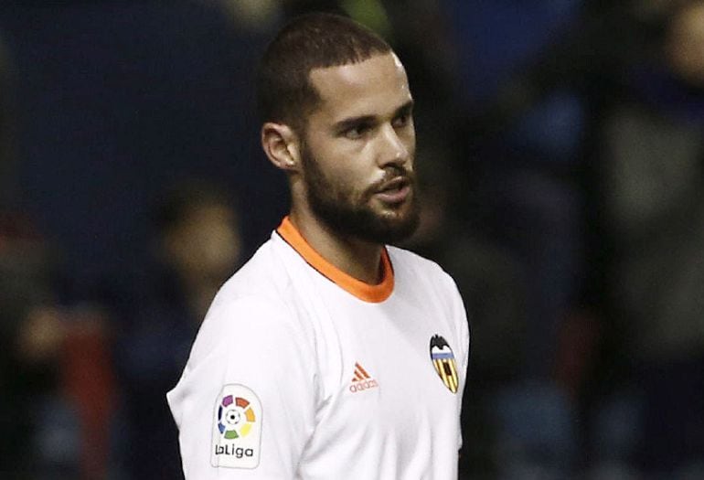 Mario Suárez durante el partido ante Osasuna.