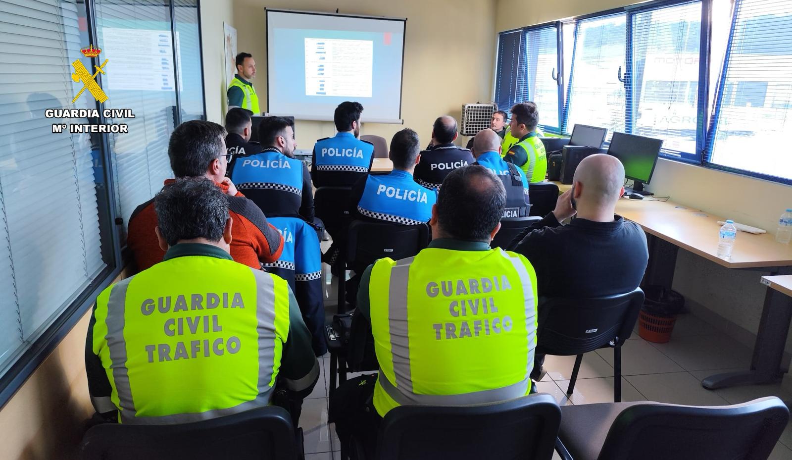 La Guardia Civil colabora con la Policía Local de Palencia para formar a agentes en materia de transporte