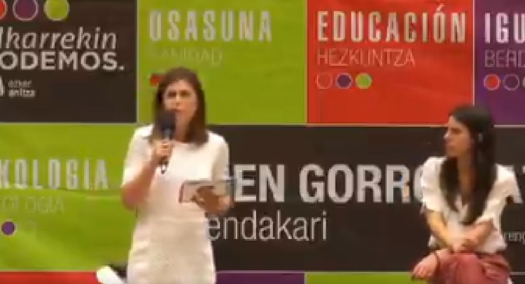 La dirigente de Unidas Podemos ha apoyado con estas palabras el mensaje que Elkarrekin Podemos-IU está repitiendo en cada uno de sus mítines, que hay que desplazar al PNV a la oposición con un gobierno de coalición entre esta formación, EH Bildu y el PSOE