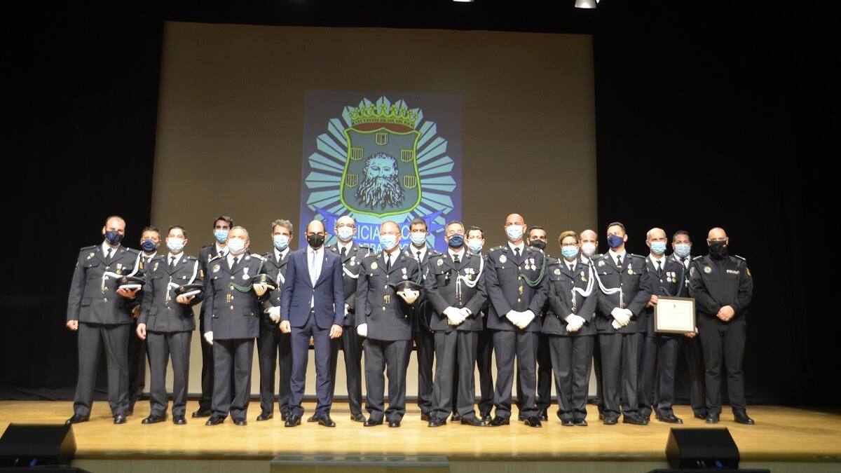 El Rey felicita a la Policía Local de Barbastro en su centenario