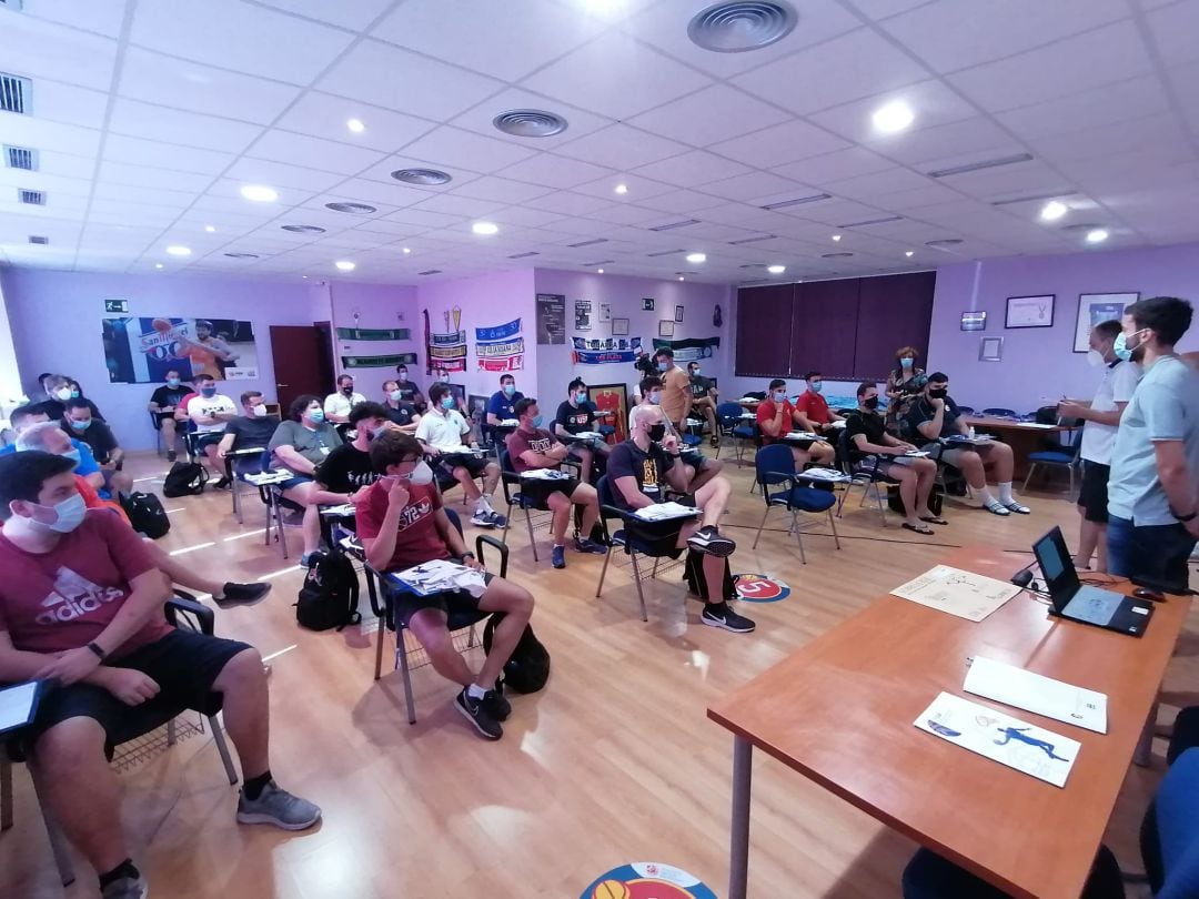 Arranca la fase presencial del Curso de Ténico Superior de Baloncesto